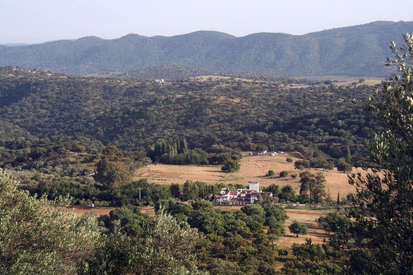 Las Navezuelas Cazalla de la Sierra Luaran gambar